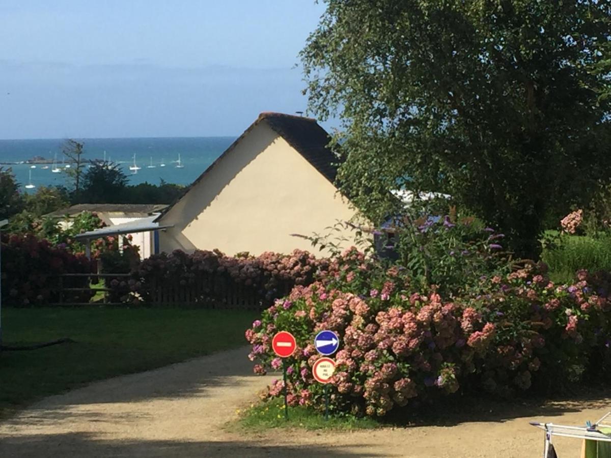 Les Hortensias Grande Tente Familiale Deux Chambres Et Sejour Vue Mer Sur Camping Nature Plestin-les-Greves Exterior photo